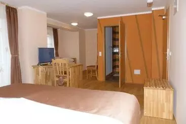 ペンション Guest House Eco Vila Mila