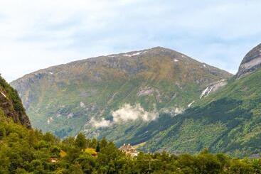 公寓式酒店  Trolltunga Apart