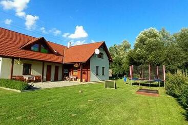 ペンション Ubytovanie U Huberta