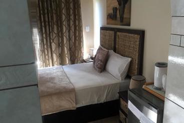 پانسیون Elephant Lodge Guesthouse