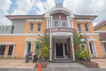 ペンション Reddoorz Plus Syariah At Banjarbaru 2