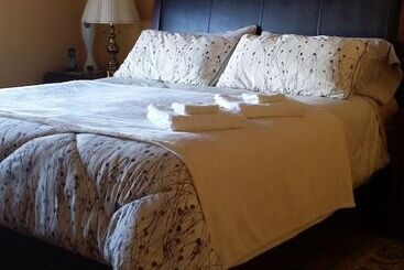 پانسیون Eileen S Bed & Breakfast Guest House