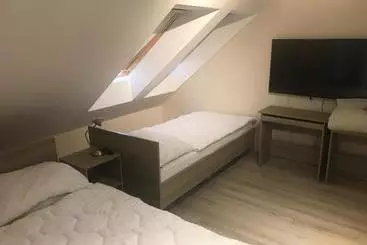 پانسیون Apartman Gondola