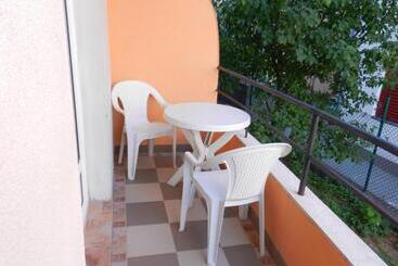 Majatalo Guest House Villa Leonardo