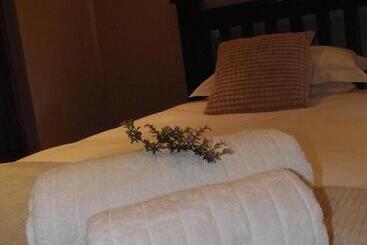 膳宿费 Njala Guest House