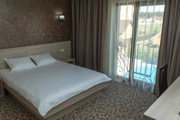 پانسیون Sunrise Villa