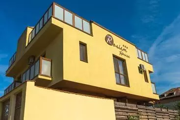 Pension Rosiem House