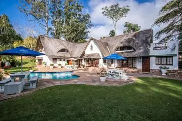 Majatalo Warrens Guest House