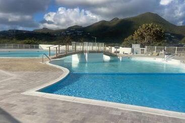 هتل آپارتمان Orient Bay Beach Studio