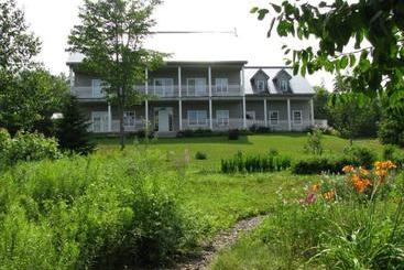 Общежитие Tulloch Inn & Gifts