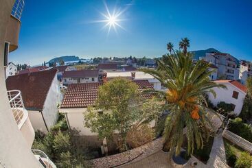 Pensiune Garni Hotel Bella