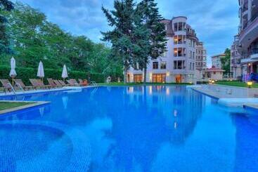 Purple Star Apartments