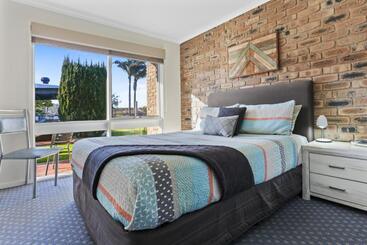 Lakeside Holiday Apartments Merimbula