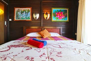 膳宿费 The Deny S Huts