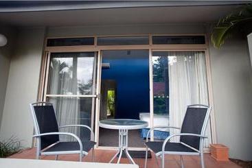 Апарт-отель Nautilus Beachfront Villas & Spa