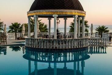 Wellness Santa Hotel Adults Plus12