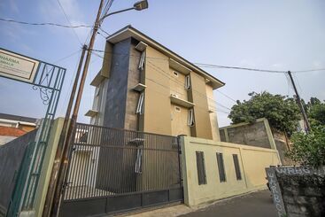 Panzió Reddoorz @ Cilandak Barat