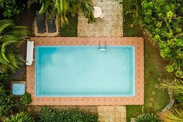 مسافرخانه Pousada Chao De Pedra