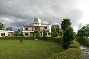 Hotel Corbett Sunrise Resort