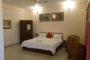 בית מלון כפרי Corbett Sunrise Resort