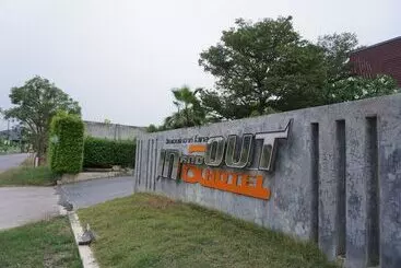 Hotel In And Out