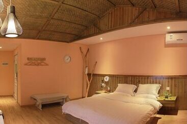 Hotel Wuyishan Old Street Riverside