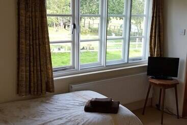 민박 Lowerfield House