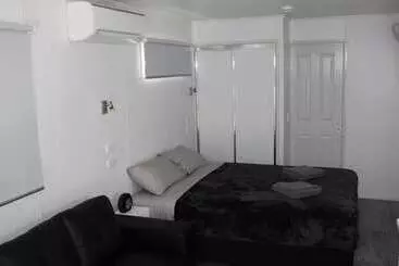 Hostel Huntsville Caravan Park