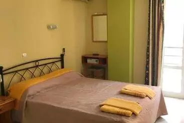 簡易ホテル Remezzo Apartments