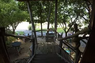 Hotel Mgoza Lodge