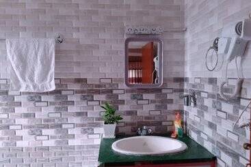 هتل Oyo 228 Dhulikhel Eco Resort