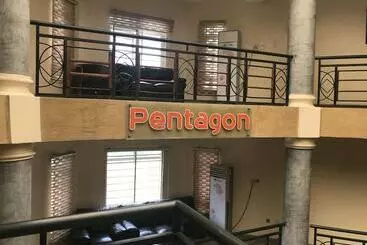 هتل Pentagon Luxury Suites Enugu