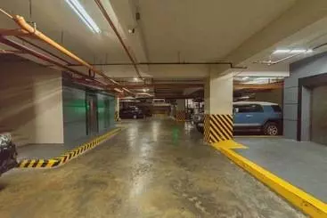 Hotel Reddoorz Premium @ West Avenue Quezon City