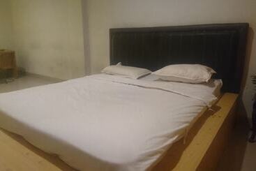 בית מלון כפרי Sz Nine One