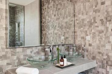 Hotel 47 Luxury Suites