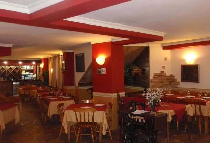 فندق Favila Oviedo