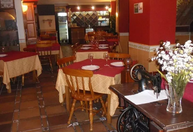 فندق Favila Oviedo