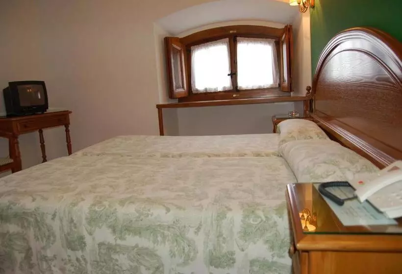 ホテル Puente Romano