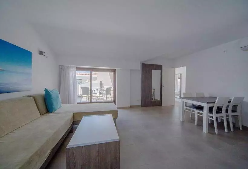 Aparthotel Ferrer Skyline