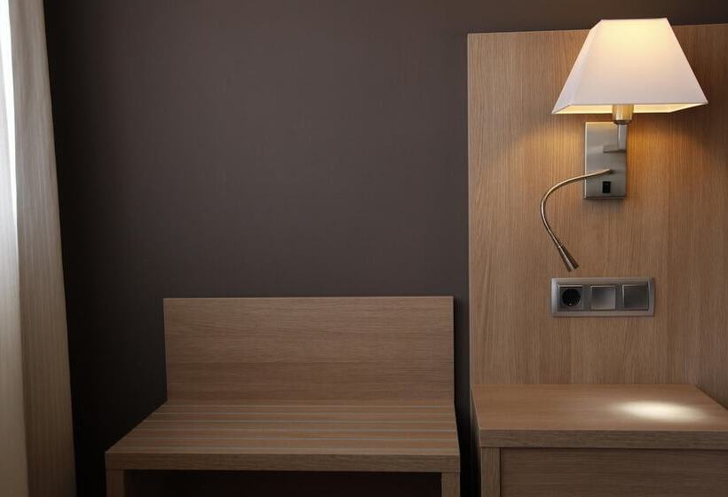 ホテル Balneari Termes Victòria