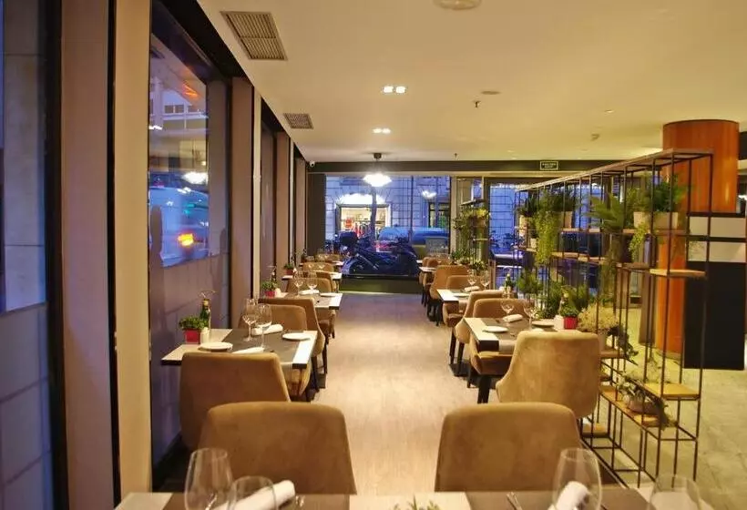 Отель Catalonia Barcelona 505