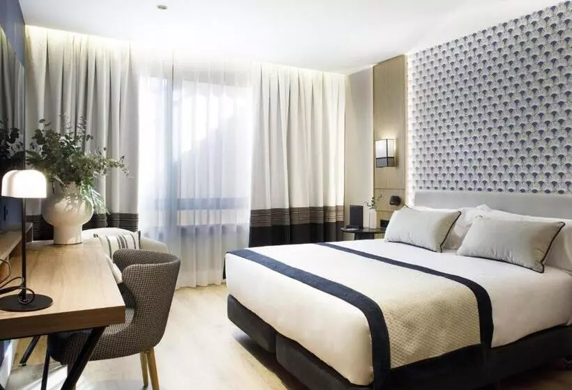 Отель Catalonia Barcelona 505