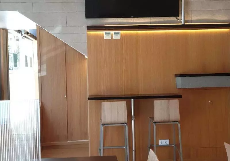 Отель Esplugues