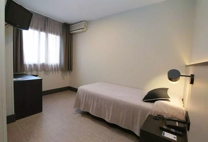 Отель Esplugues