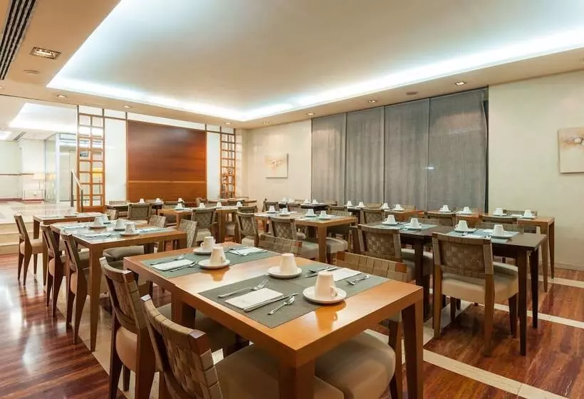 Отель Exe Mitre