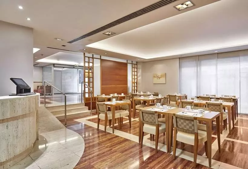 Отель Exe Mitre