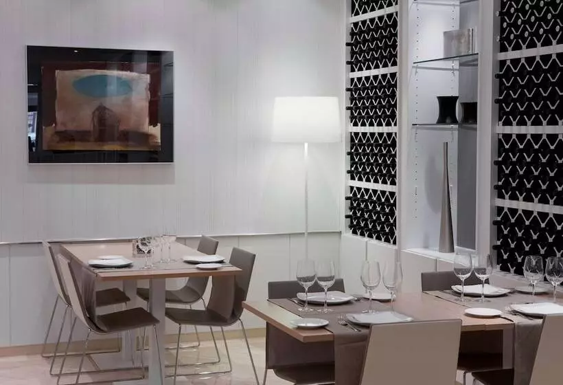 Отель NH Barcelona Stadium