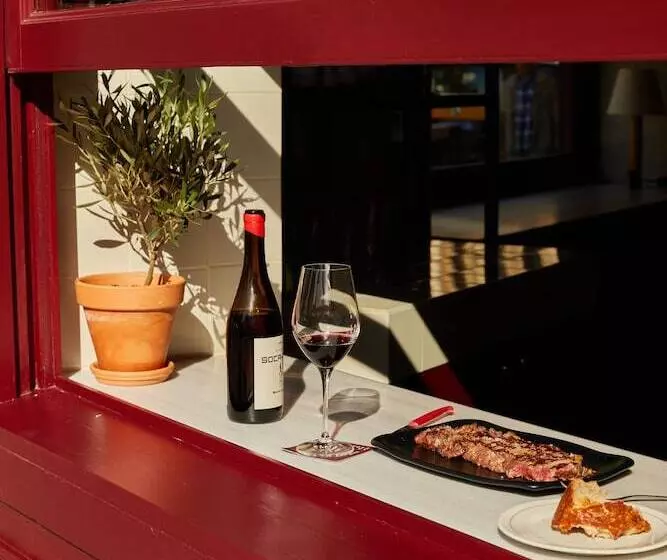 Отель Regina Barcelona