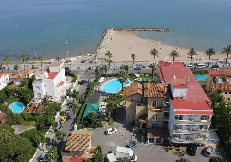 ホテル Subur Maritim