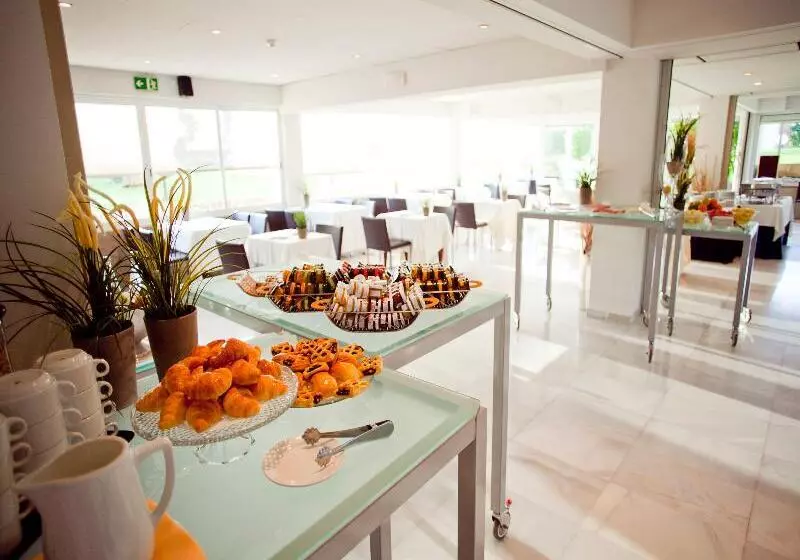 ホテル Subur Maritim